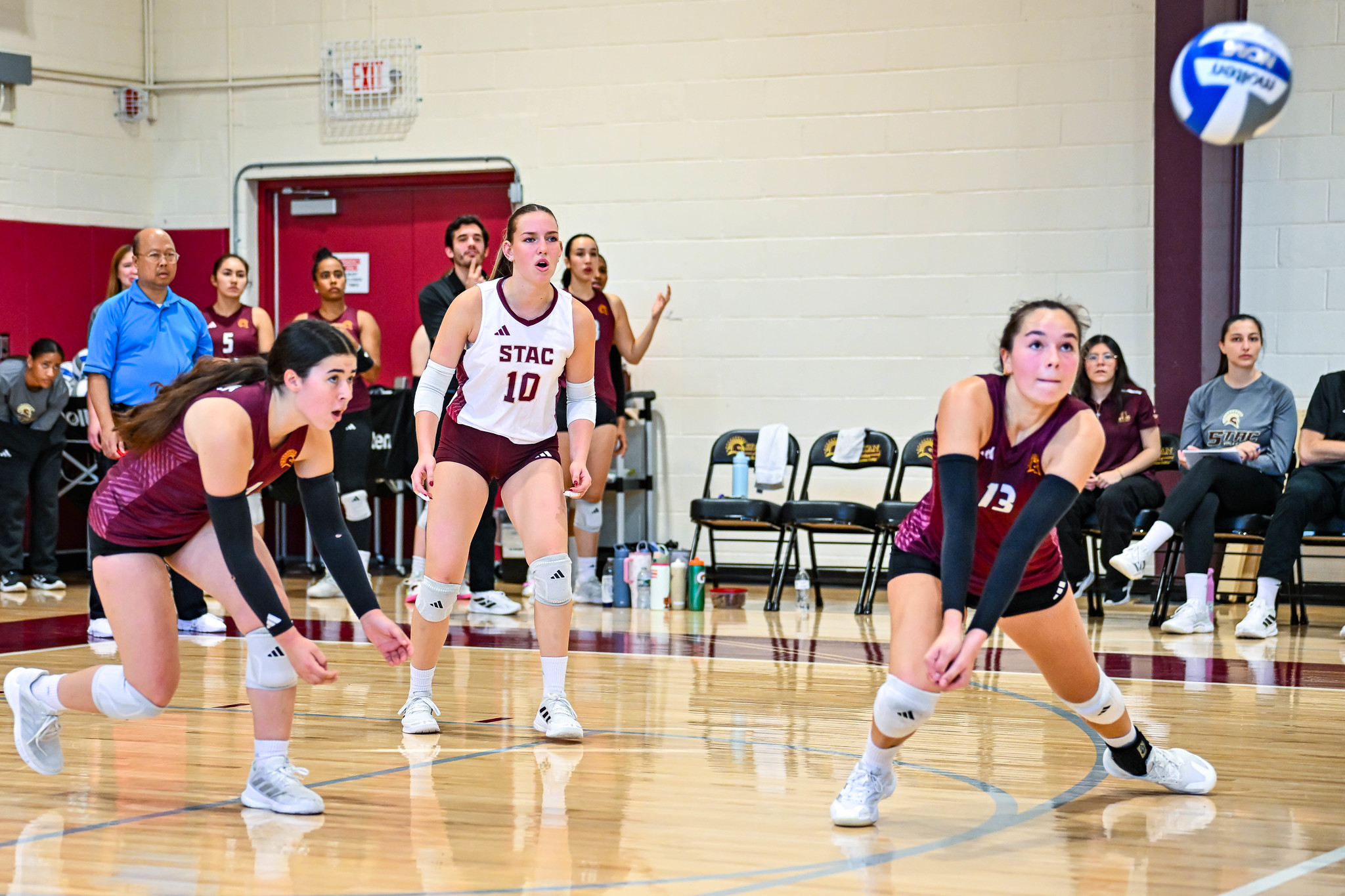 Women's Volleyball Falls to Roberts Wesleyan, 3-1